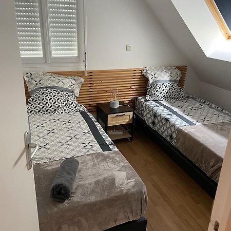 Jolie Maison Avec Jardin Honfleur Exteriör bild