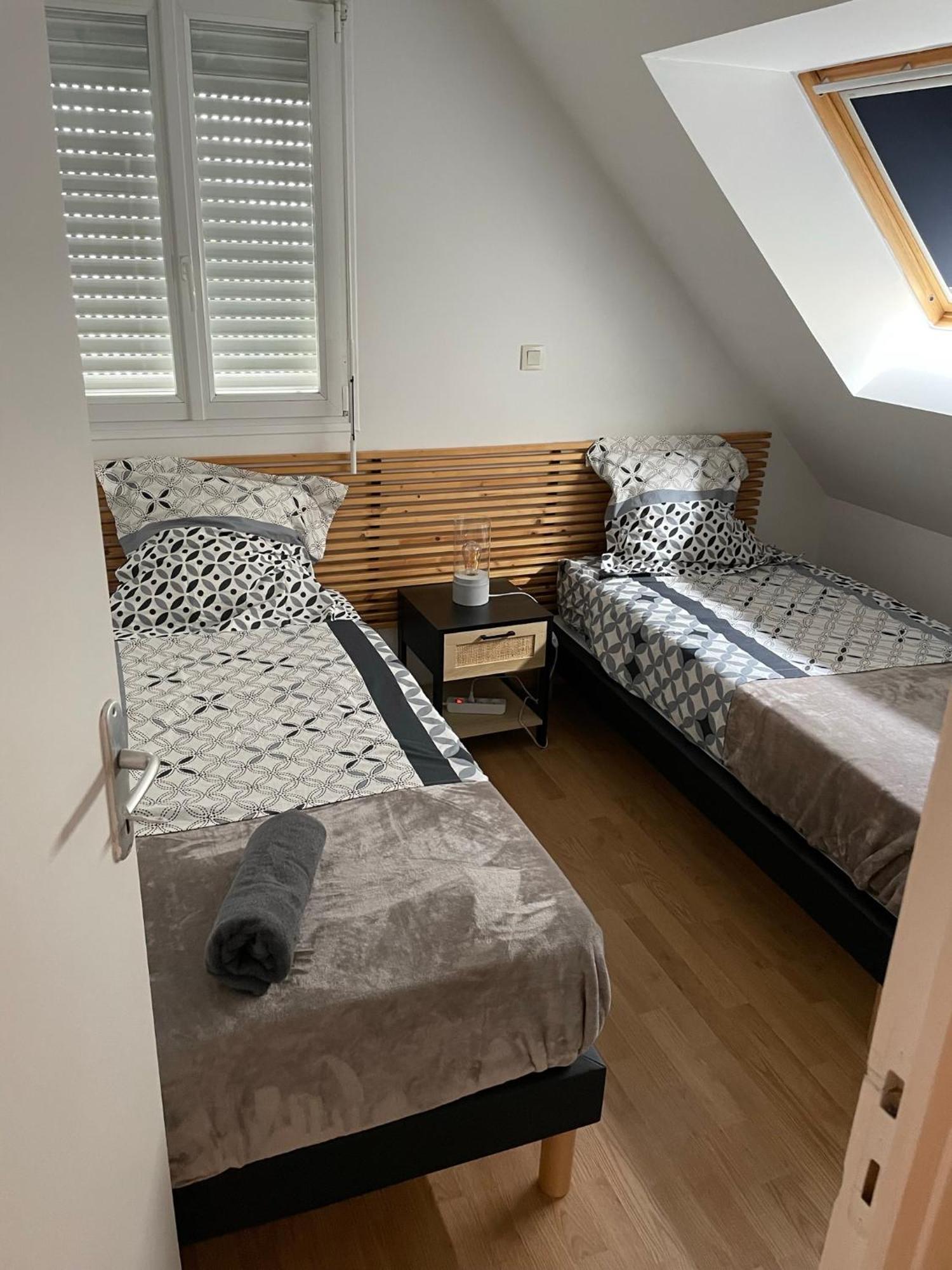 Jolie Maison Avec Jardin Honfleur Exteriör bild